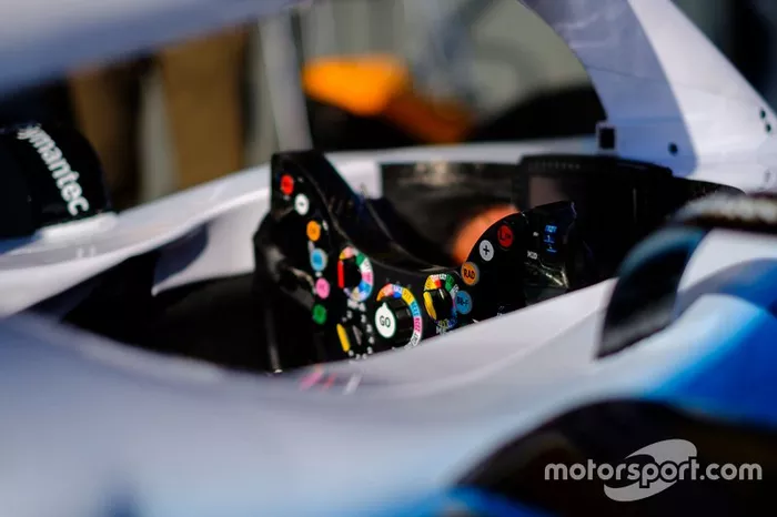 Williams FW42, detalle del volante de George Russell