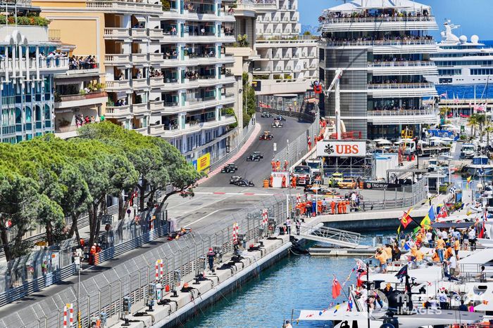 Max Verstappen, Red Bull Racing RB16B, Valtteri Bottas, Mercedes W12, Carlos Sainz Jr., Ferrari SF21, Lando Norris, McLaren MCL35M, Pierre Gasly, AlphaTauri AT02