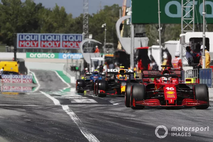 Charles Leclerc, Ferrari SF21, Sergio Pérez, Red Bull Racing RB16B
