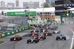 Льюіс Хемілтон, Валттері Боттас, Mercedes AMG F1 W08, Себастьян Феттель, Ferrari SF70H, Макс Ферстап