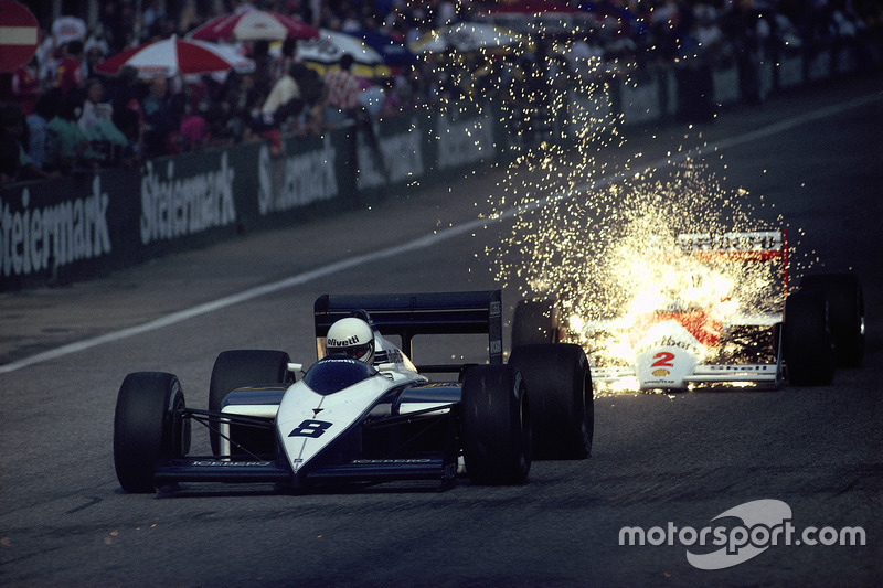 Brabham rijder Andrea de Cesaris gevolgd door Stefan Johansson, McLaren