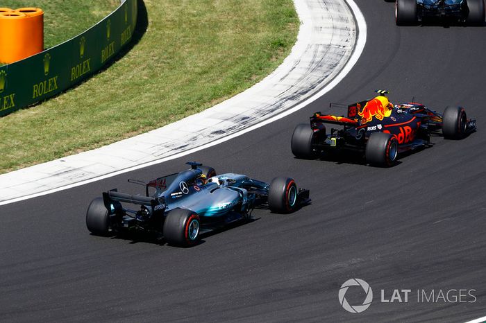 Max Verstappen, Red Bull Racing RB13, Lewis Hamilton, Mercedes AMG F1 W08