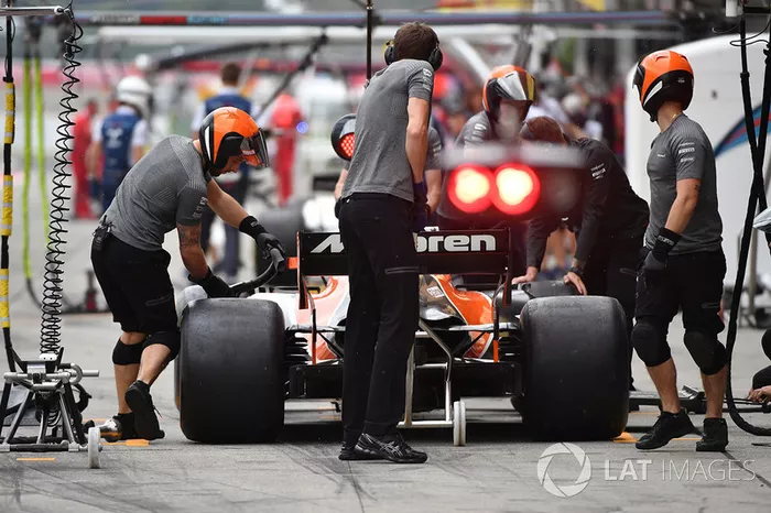 Fernando Alonso, McLaren MCL32