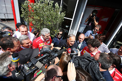 Sergio Marchionne, CEO, Fiat Chrysler ve Ferrari, Maurizio Arrivabene, Takım Patronu, Ferrari