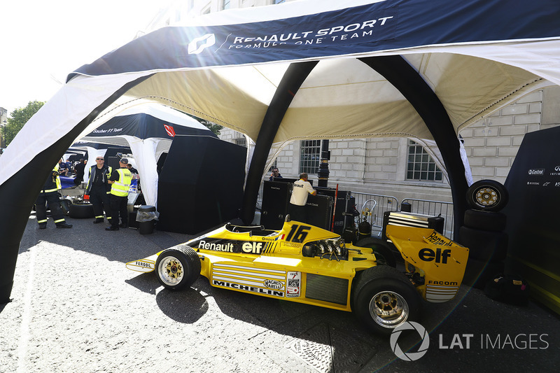 A Renault Sport F1 Team RS01 ready for a demo run