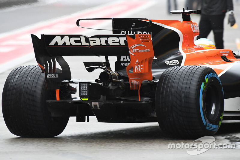 Détails de l'aileron arrière de la McLaren MCL32