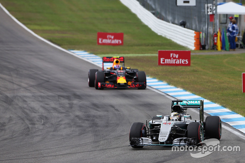 Lewis Hamilton, Mercedes AMG F1 W07 Hybrid