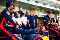 Daniel Ricciardo, Red Bull Racing, Max Verstappen, Red Bull Racing at the team photo