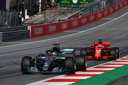 Lewis Hamilton, Mercedes-AMG F1 W09 leads Sebastian Vettel, Ferrari SF71H