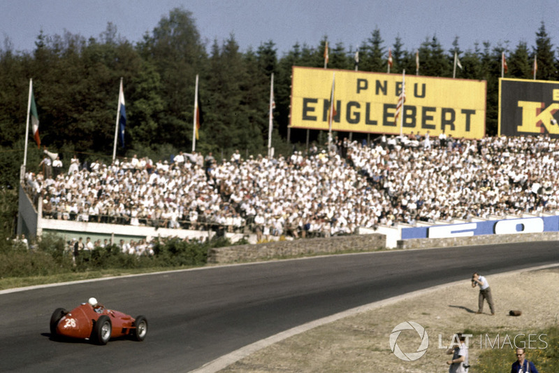 Maurice Trintignant, Maserati 250F at Eau Rouge