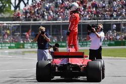 Temporada 2018 F1-canadian-gp-2018-pole-sitter-sebastian-vettel-ferrari-sf71h-celebrates-in-parc-ferme