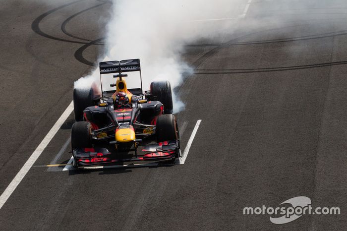Max Verstappen con RB8 durante Jumbo Race Days
