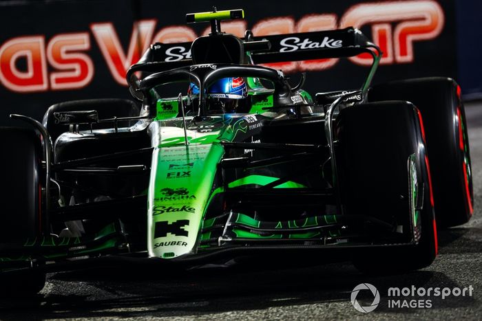 Zhou Guanyu, Stake F1 Team KICK Sauber C44