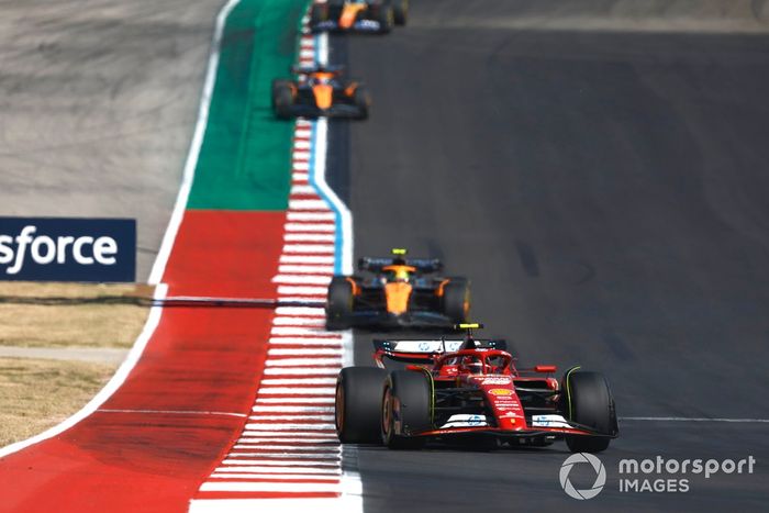 Carlos Sainz, Ferrari SF-24, Lando Norris, McLaren MCL38 