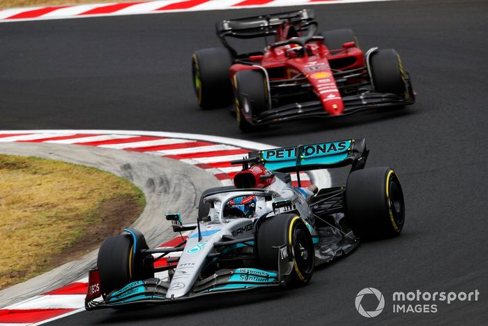 George Russell, Mercedes W13, Charles Leclerc, Ferrari F1-75