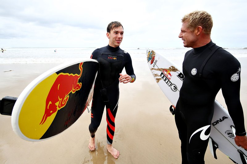 Pierre Gasly, Red Bull Racing goes surfing with surf legend Mick Fanning
