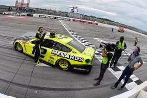 Race Winner Ryan Blaney, Team Penske, Ford Mustang