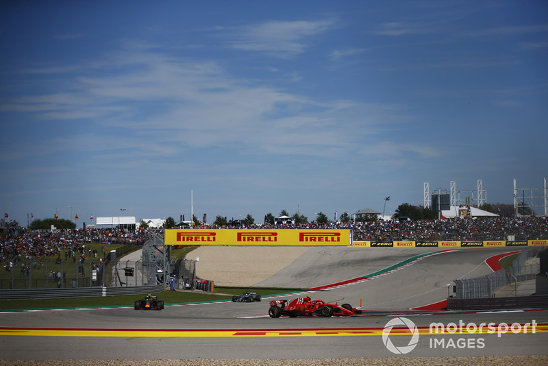 Hamilton cree que la diferencia con Verstappen es demasiada