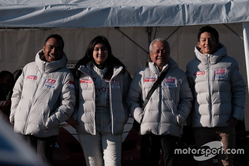 Haridarma Manoppo, Toyota Team Indonesia, Alinka Hardianti, Toyota Team Indonesia, Memet Djumhana, General Manager Toyota Team Indonesia, Rio Haryanto, Toyota Team Indonesia