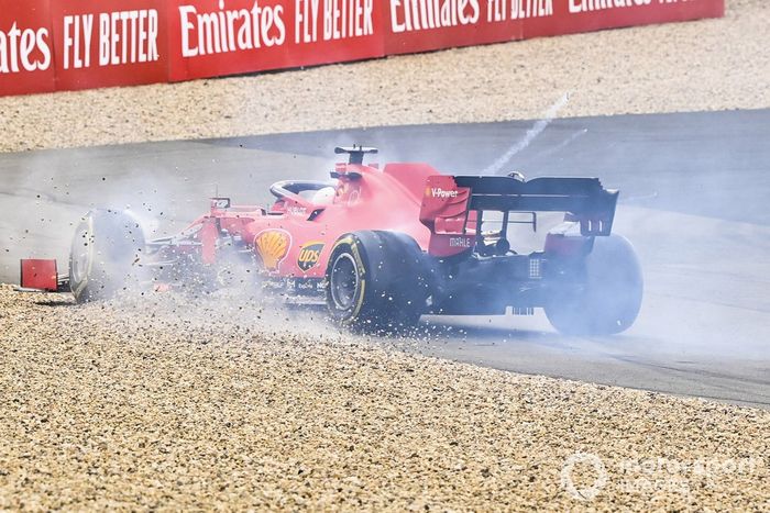 Sebastian Vettel, Ferrari SF1000 hace un trompo