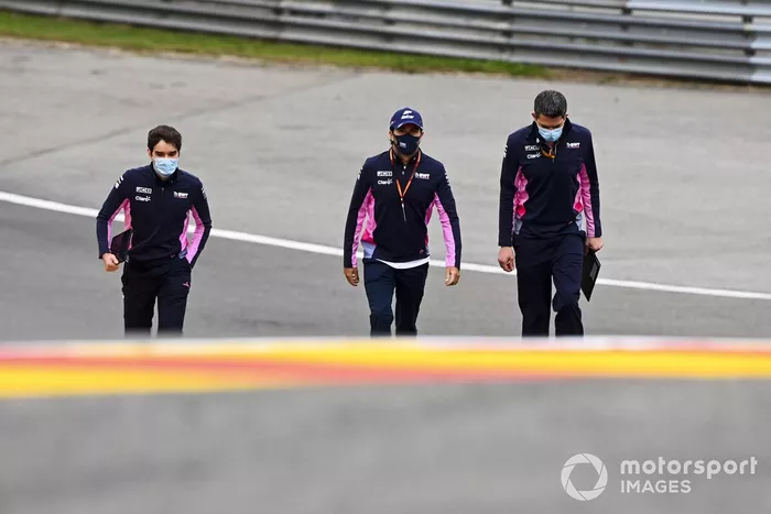 Sergio Pérez, Racing Point camina por el circuito