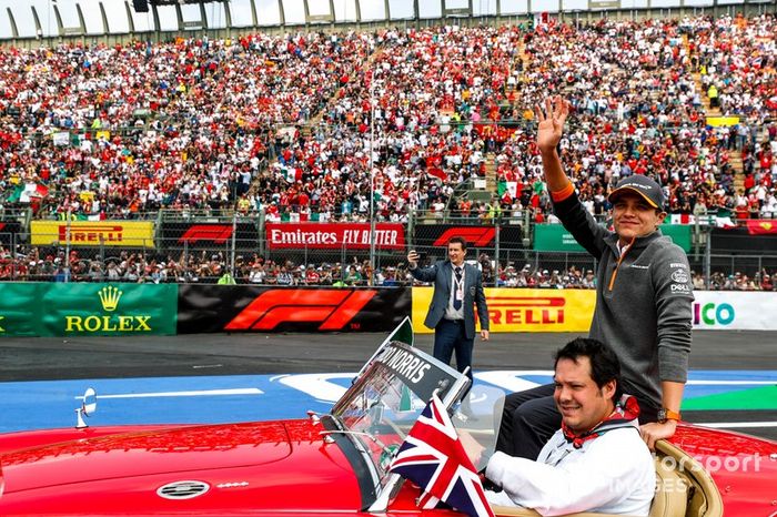 Lando Norris, McLaren, en el desfile de pilotos