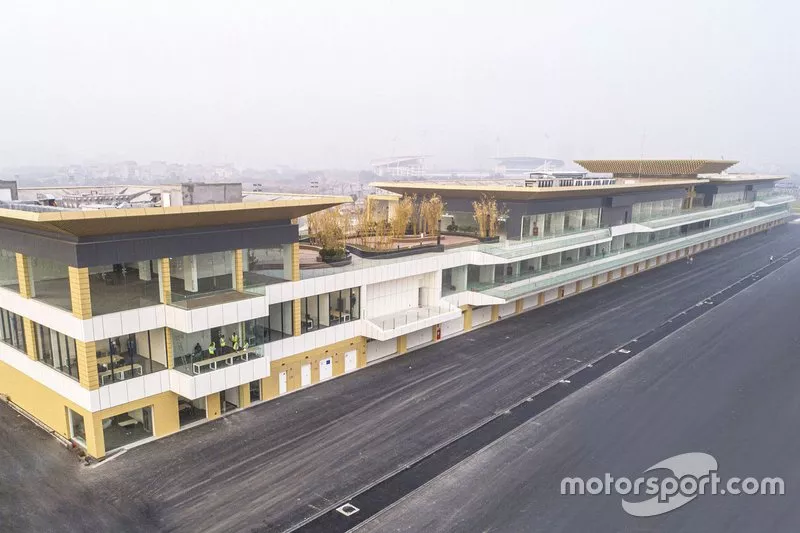 Vietnamese GP pit building