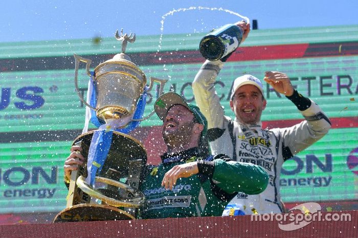 Podio: campeón Agustín Canapino, Canapino Sports