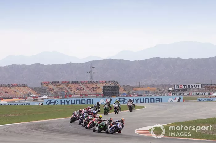Michael van der Mark, Pata Yamaha lidera la primera vuelta
