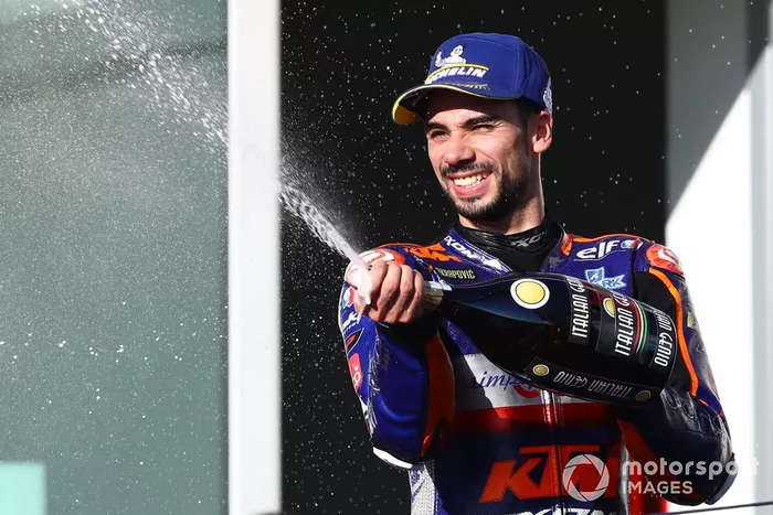 Ganador de la carrera Miguel Oliveira, Red Bull KTM Tech 3