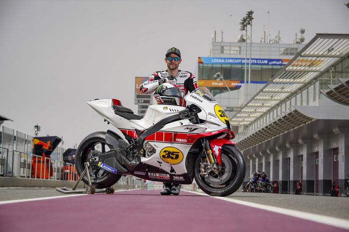 Cal Crutchlow, collaudatore Yamaha Factory Racing MotoGP con la Yamaha YZR-M1,  livrea speciale per il 60esimo anniversario