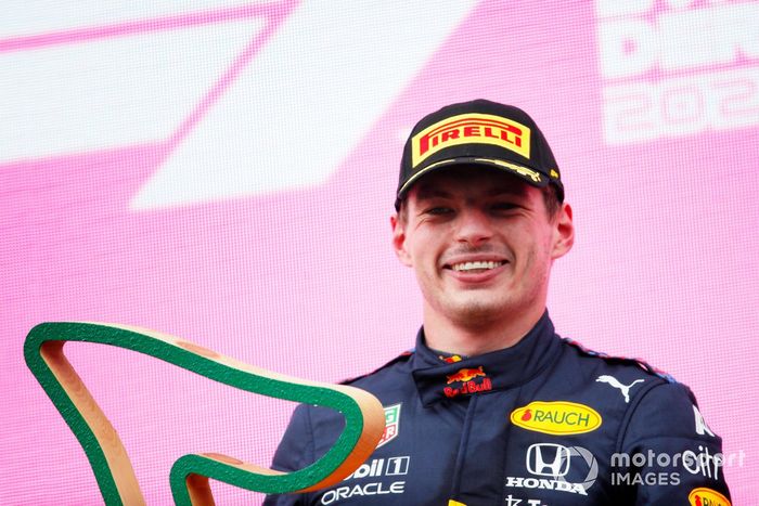 Podio: ganador de la carrera Max Verstappen