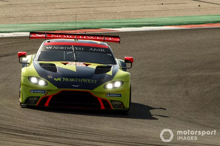 #98 Aston Martin Racing Aston Martin Vantage AMR: Paul Dalla Lana, Augusto Farfus, Marcos Gomes 