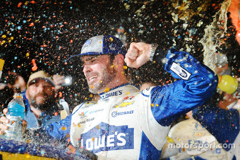 Campeón 2016  y ganador  Jimmie Johnson, Hendrick Motorsports Chevrolet