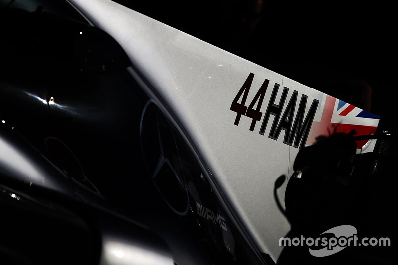 Прізвище Льюіса Хемілтона на Mercedes AMG F1 W08