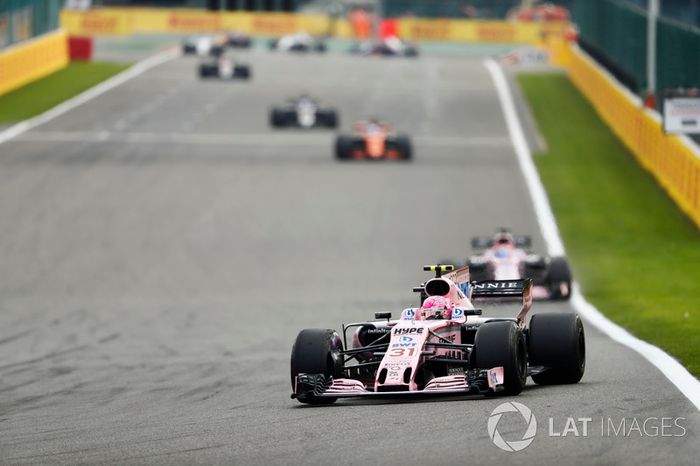 Esteban Ocon, Sahara Force India F1 VJM10, Sergio Pérez, Sahara Force India F1 VJM10