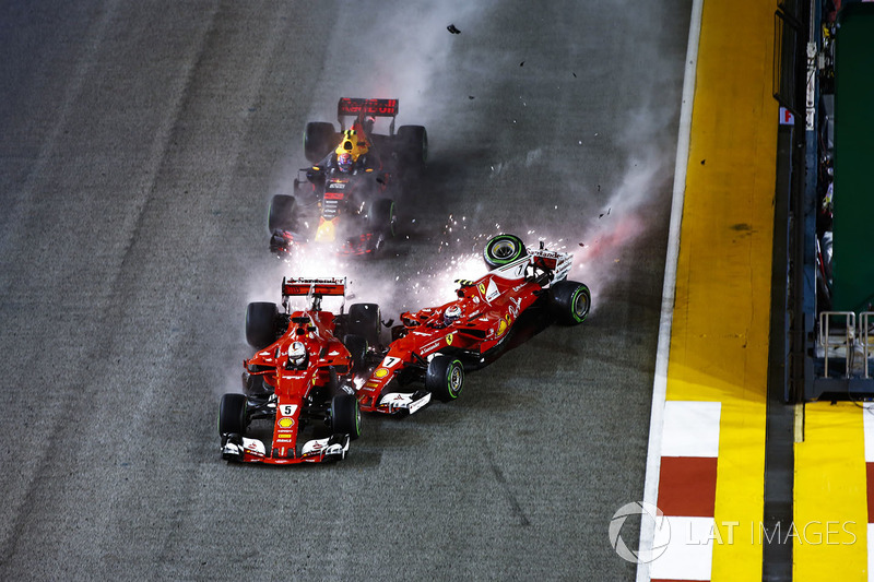 Sebastian Vettel, Ferrari SF70H, Max Verstappen, Red Bull Racing RB13 et Kimi Raikkonen, Ferrari SF70H s'accrochent au départ