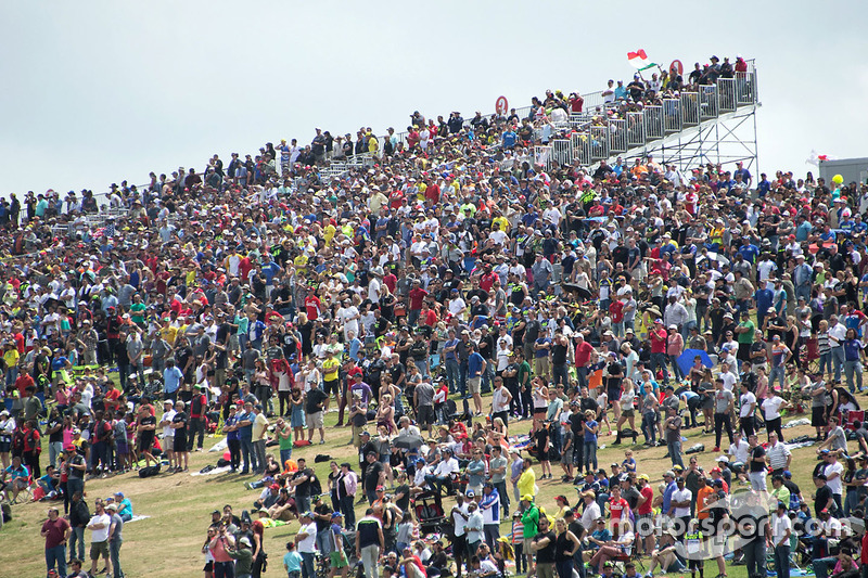 Fans at COTA