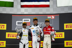 Александр Альбон, ART Grand Prix, Арджун Майні, Jenzer Motorsport та Шарль Леклер, ART Grand Prix