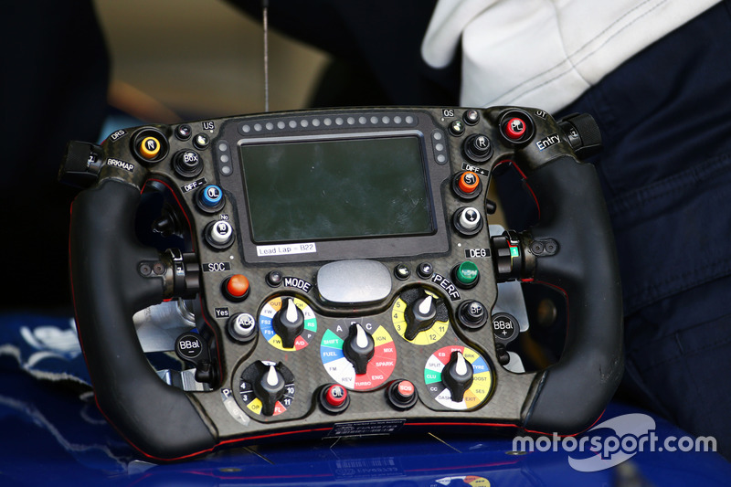 Sauber C35, il volante