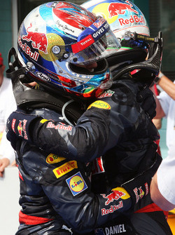 Макс Ферстаппен, Red Bull Racing та товариш по команді Даніель Ріккардо, Red Bull Racing у закритому