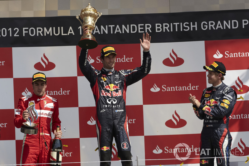 Podio: il vincitore della gara Mark Webber, Red Bull Racing, il secondo classificato Fernando Alsono, Ferrari, il terzo classificato Sebastian Vettel, Red Bull Racing