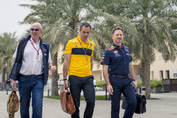 Dr Helmut Marko, Red Bull Motorsport-baas, Cyril Abiteboul, Renault Sport F1 Managing Director, en Christian Horner, Red Bull Racing-teambaas
