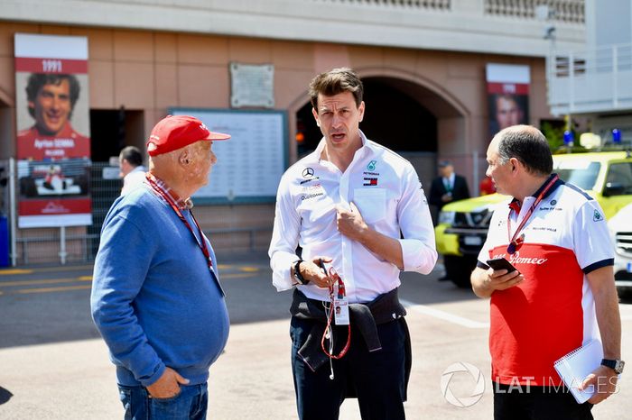 Niki Lauda, presidente no ejecutivo de Mercedes AMG F1, Toto Wolff, director de Motorsport de Mercedes AMG F1 y Frederic Vasseur, director de equipo de Sauber