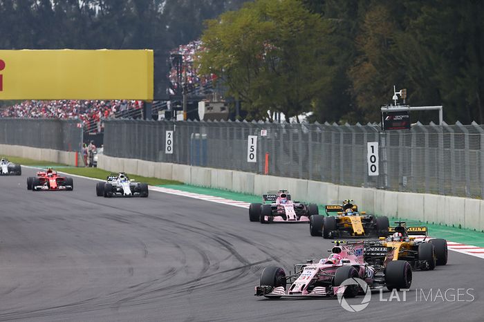 Esteban Ocon, Sahara Force India F1 VJM10, Nico Hulkenberg, Renault Sport F1 Team RS17, Carlos Sainz Jr., Renault Sport F1 Team RS17, Sergio Perez, Sahara Force India F1 VJM10