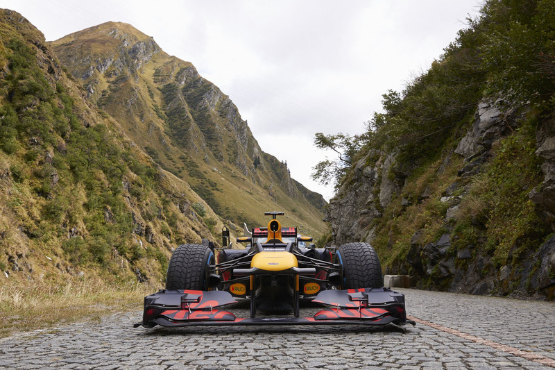 Red Bull sur le Col du Saint-Gothard