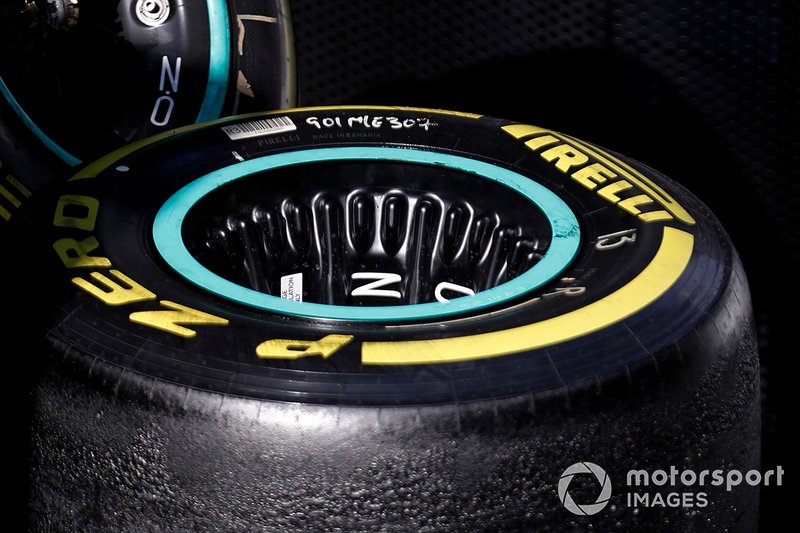 Pneumatico Pirelli e cerchio Mercedes-AMG F1