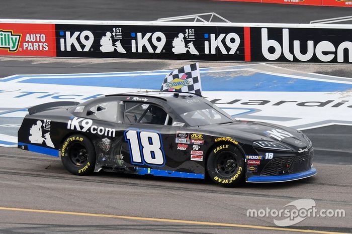 Ganador Kyle Busch, Joe Gibbs Racing, Toyota Supra Extreme Concepts/iK9