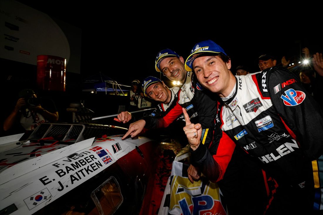 #31 Cadillac Action Express Cadillac V- Series.R: Jack Aitken, Earl Bamber, Frederik Vesti