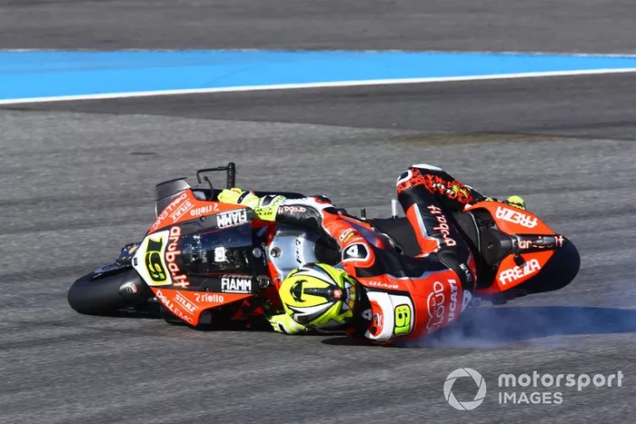 Caída de Alvaro Bautista, Aruba.it Racing-Ducati Team